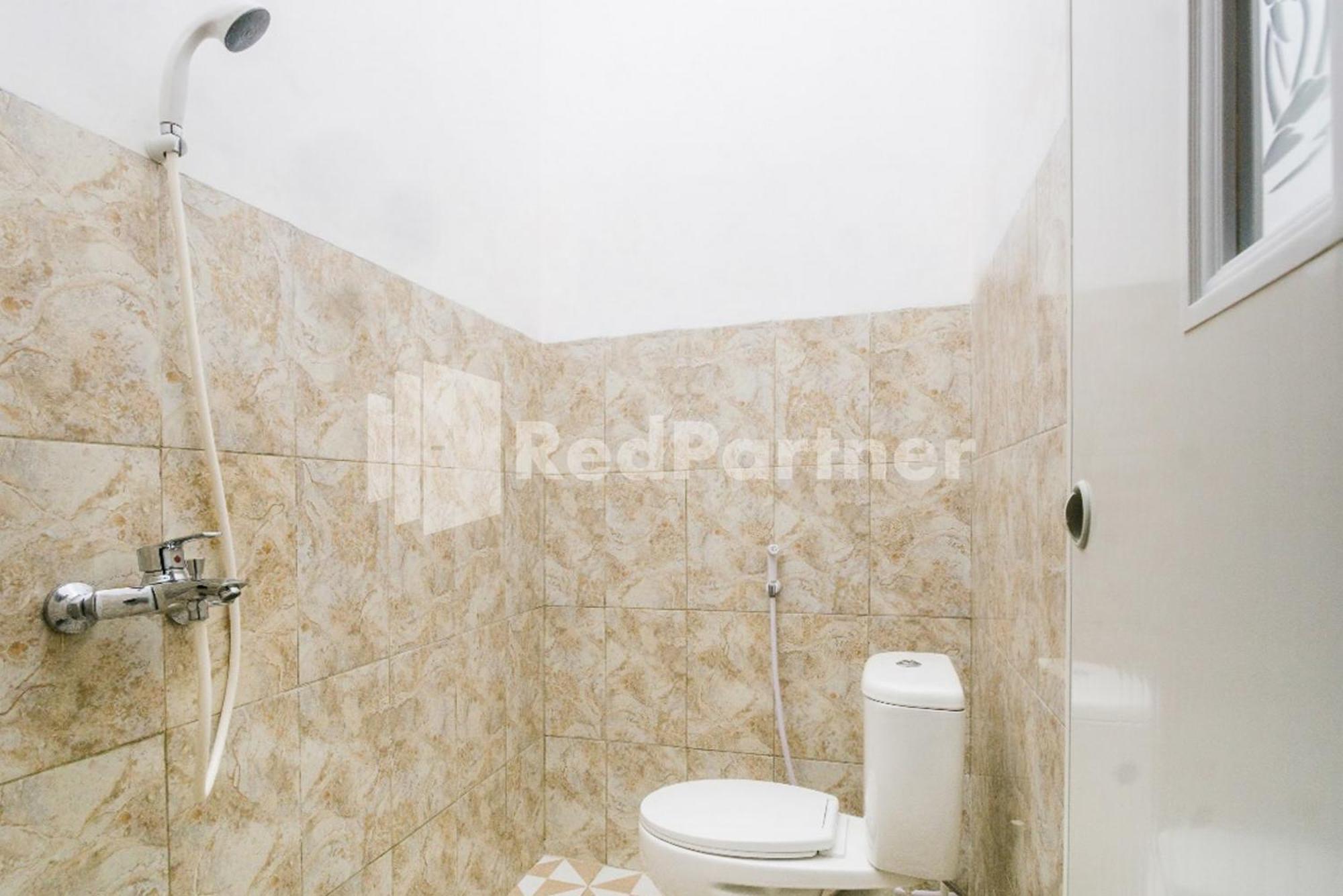 Hotel Omah Kalimosodo Mitra Reddoorz Near Stasiun Malang Kota Baru Exteriér fotografie