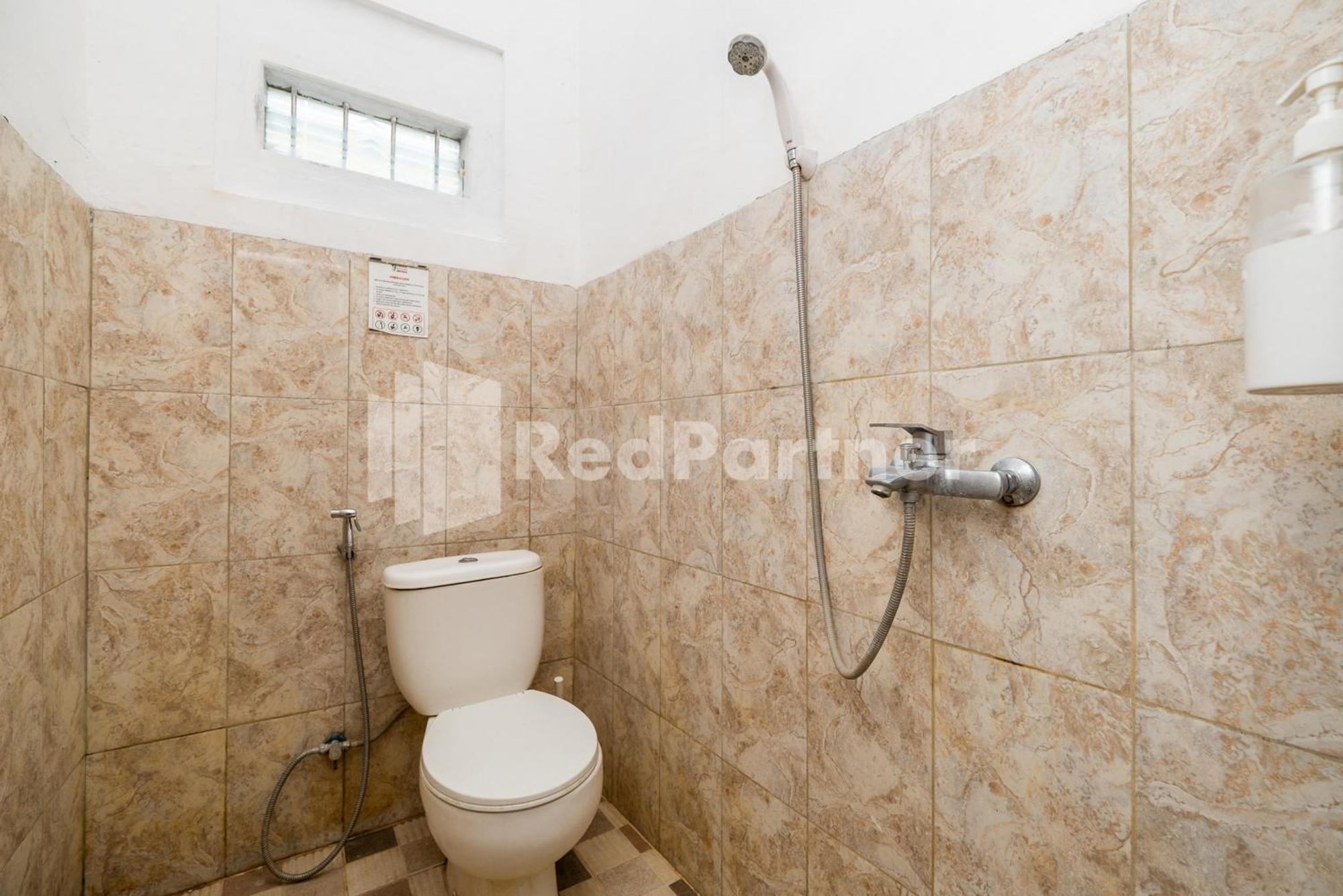 Hotel Omah Kalimosodo Mitra Reddoorz Near Stasiun Malang Kota Baru Exteriér fotografie