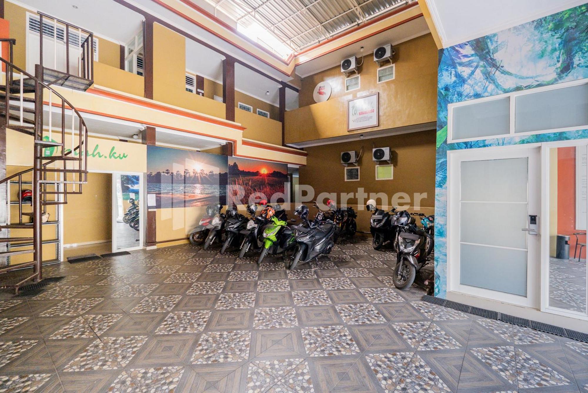 Hotel Omah Kalimosodo Mitra Reddoorz Near Stasiun Malang Kota Baru Exteriér fotografie